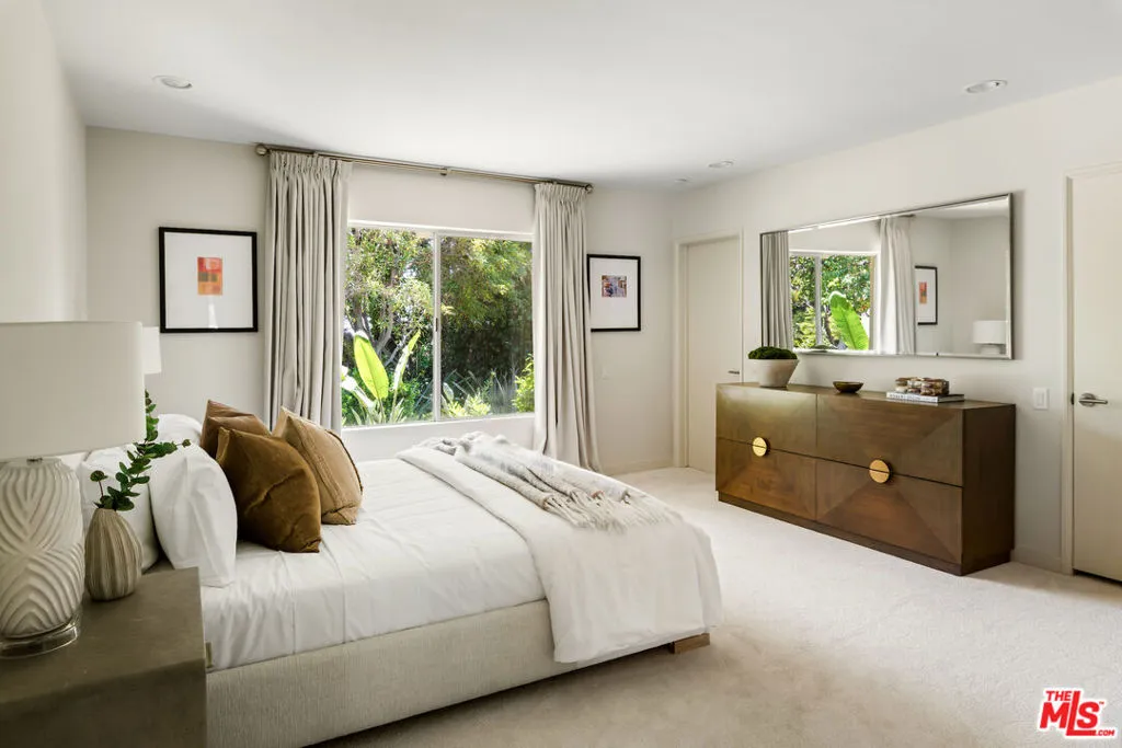 811 N Hillcrest Road, Beverly Hills, California 90210 home-pic-17