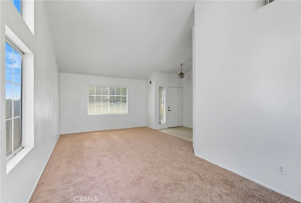 14698 King Canyon Road, Victorville, California 92392 home-pic-31