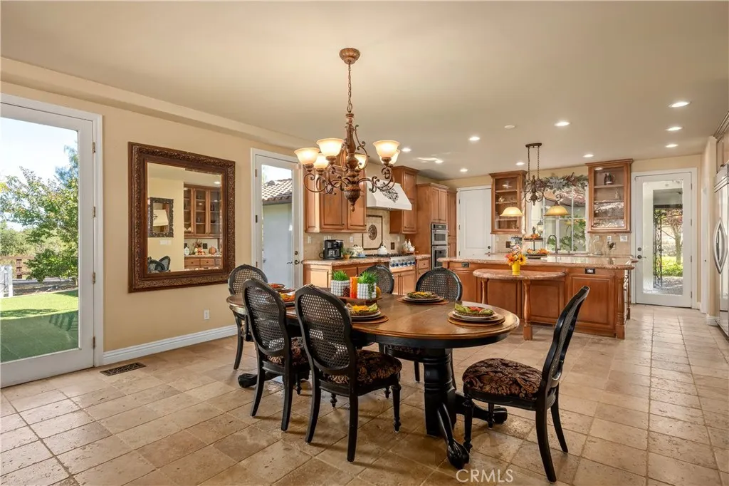 42179 Calle Paramo, Murrieta, California 92562 home-pic-24