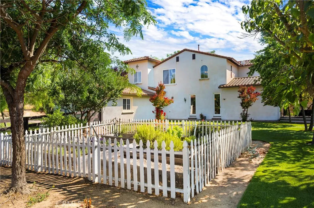 42179 Calle Paramo, Murrieta, California 92562 home-pic-40