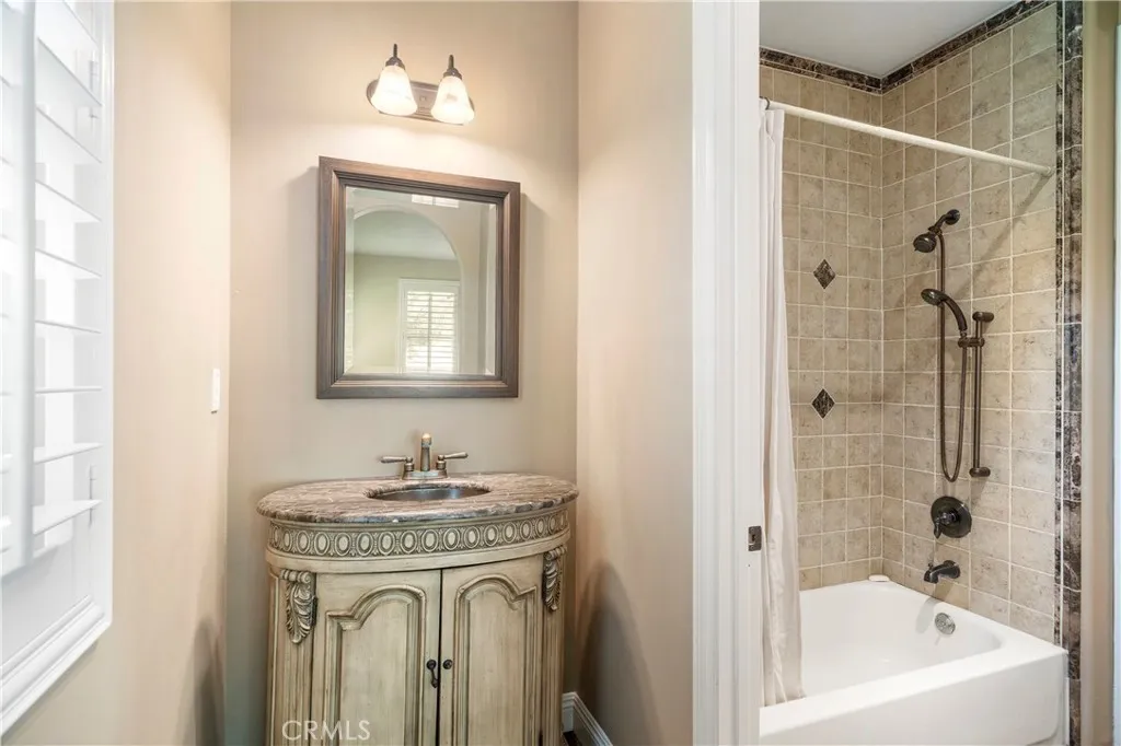 42179 Calle Paramo, Murrieta, California 92562 home-pic-36