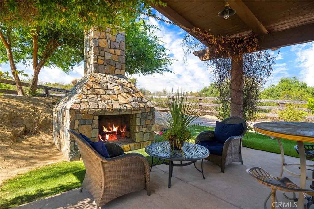 42179 Calle Paramo, Murrieta, California 92562 home-pic-11
