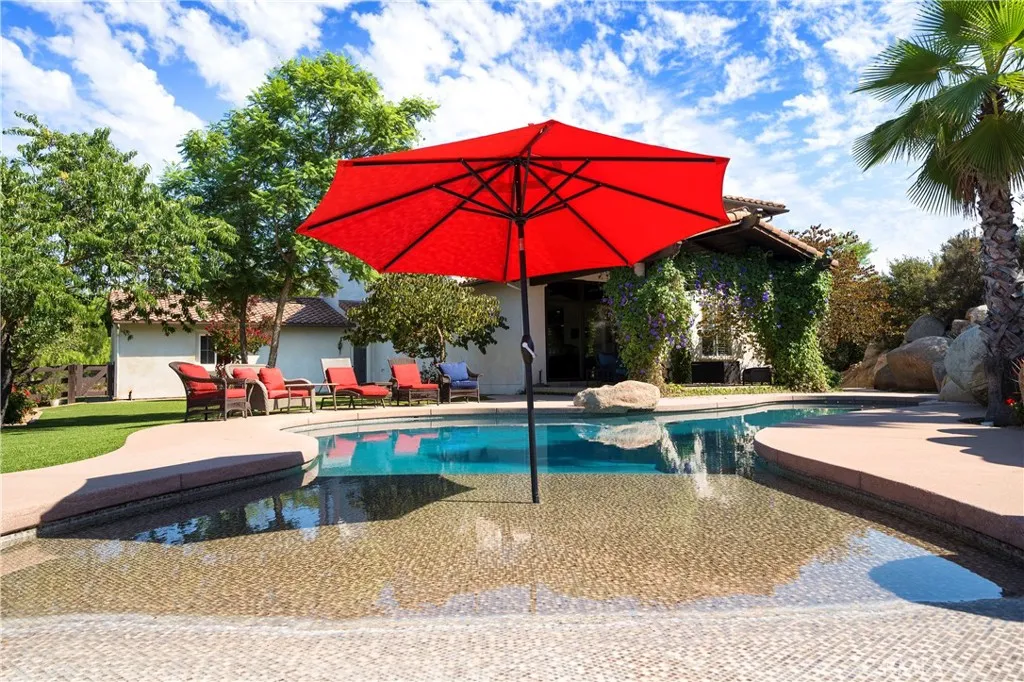 42179 Calle Paramo, Murrieta, California 92562 home-pic-4