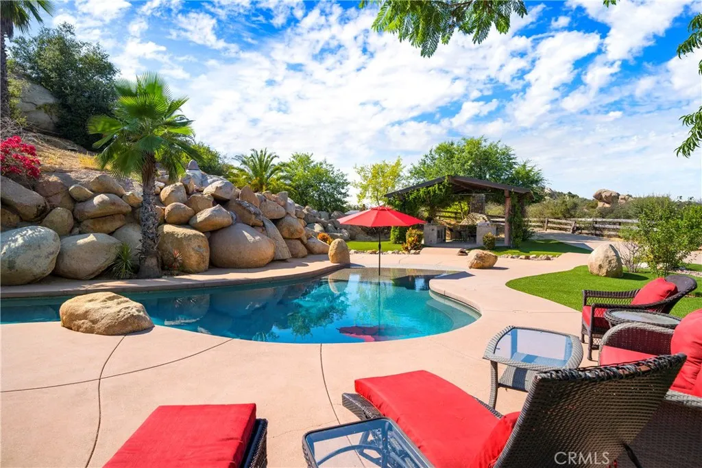 42179 Calle Paramo, Murrieta, California 92562 home-pic-7
