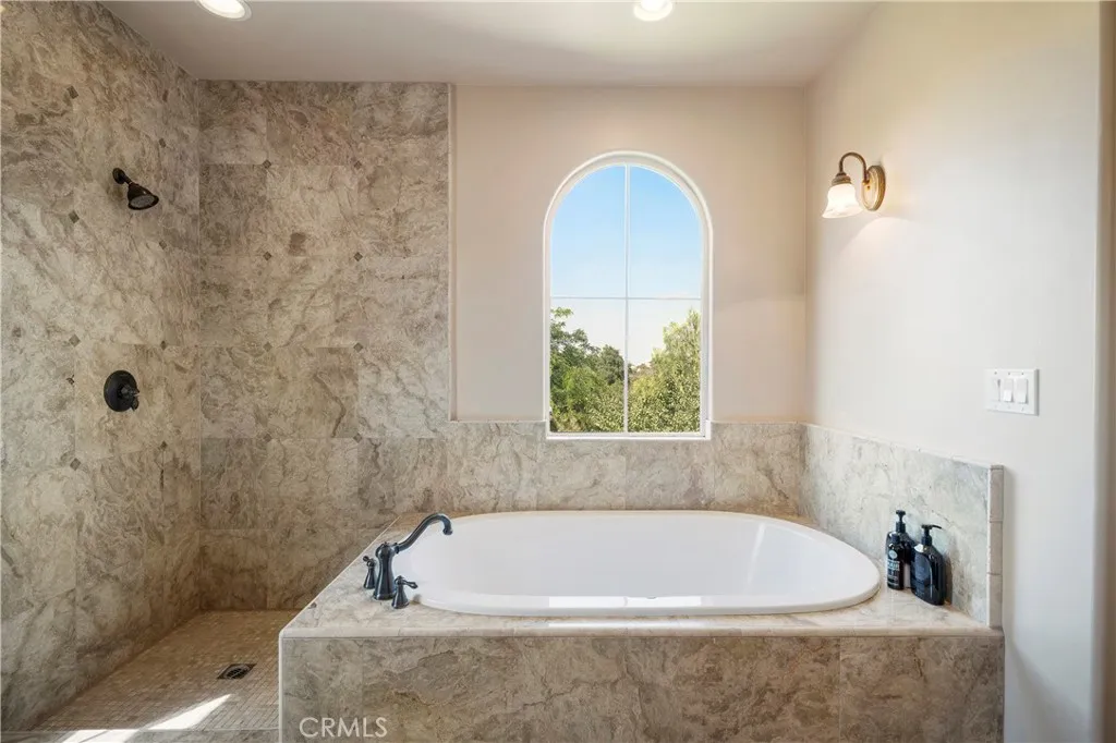 42179 Calle Paramo, Murrieta, California 92562 home-pic-28