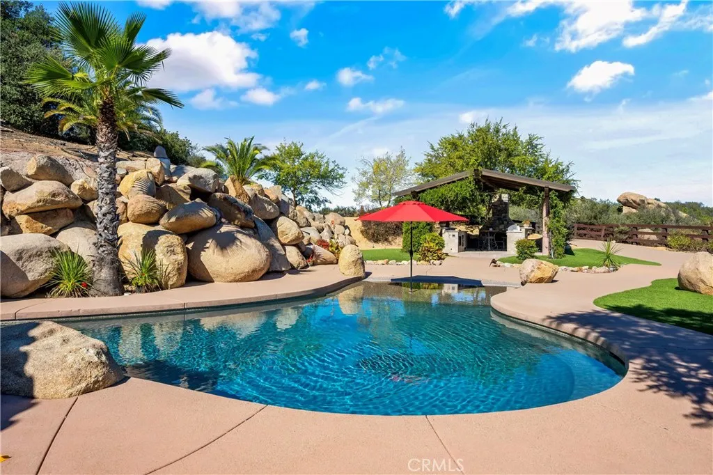 42179 Calle Paramo, Murrieta, California 92562 home-pic-5