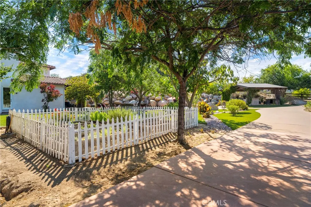 42179 Calle Paramo, Murrieta, California 92562 home-pic-39
