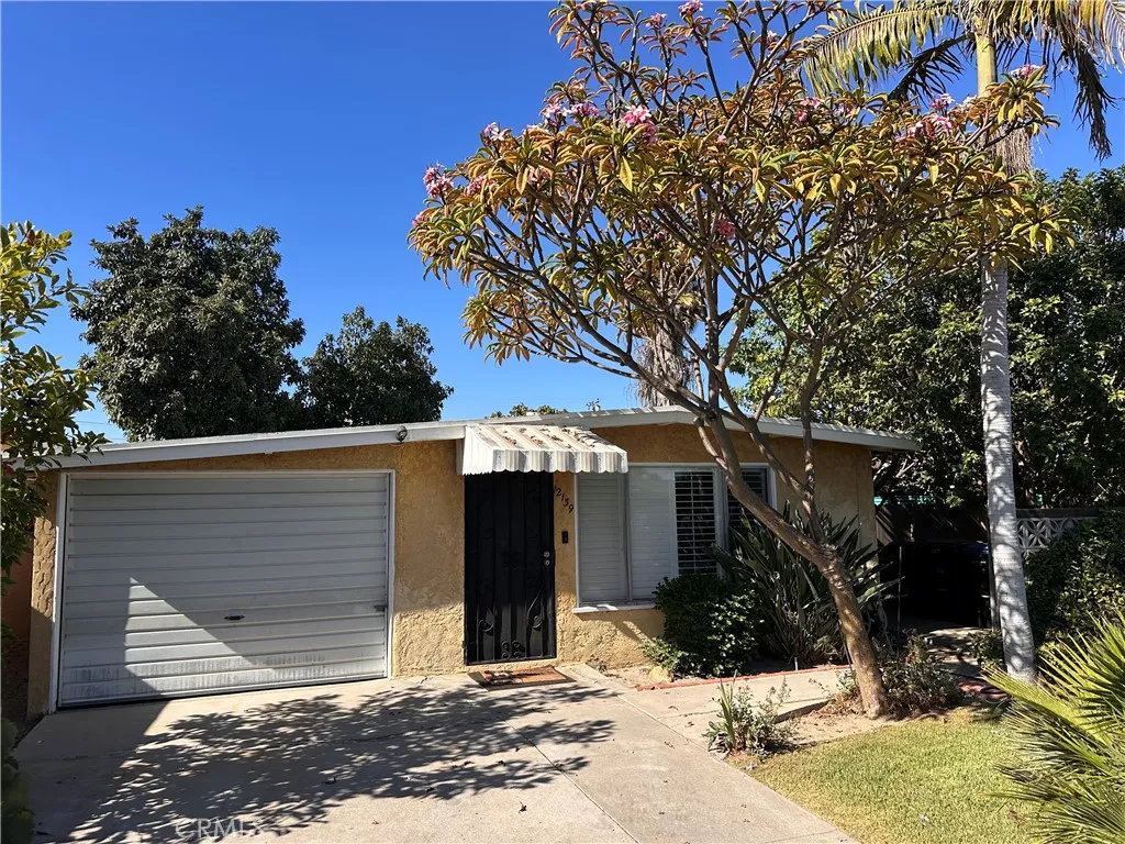 12139 Barnwall Street, Norwalk, California 90650, 2 Bedrooms Bedrooms, ,2 BathroomsBathrooms,Residential,For Sale,Barnwall,OC25188336