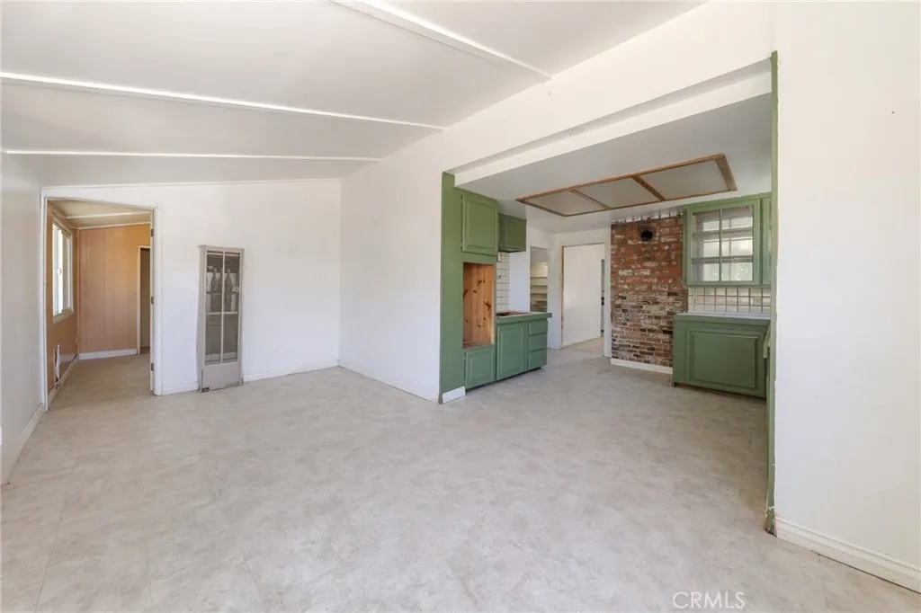 7812 Pearblossom, Littlerock, California 93543 home-pic-12