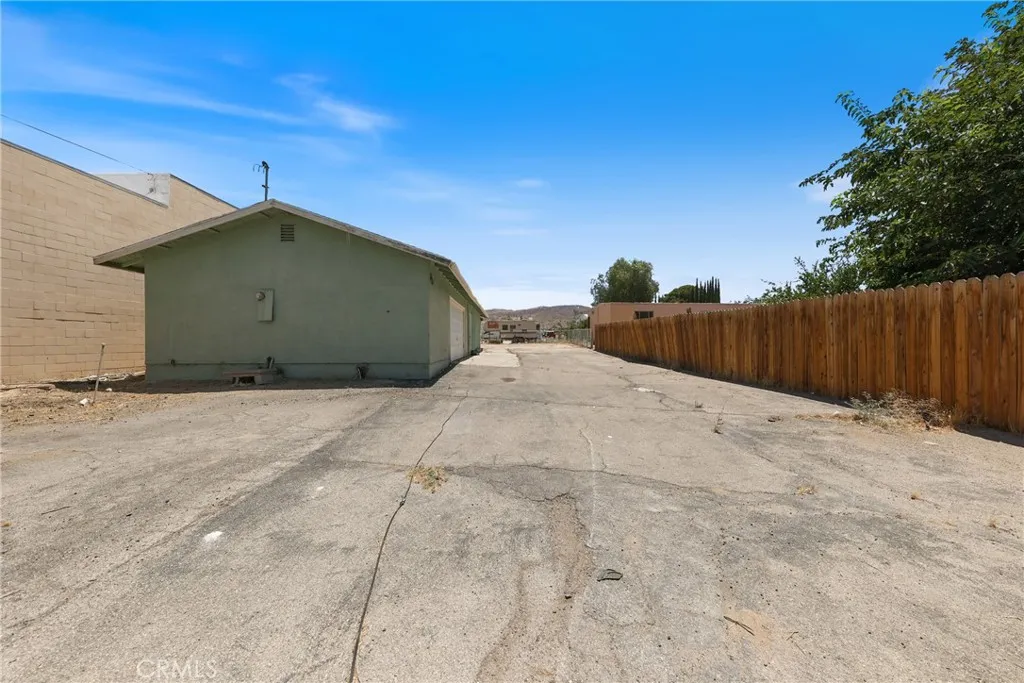 7812 Pearblossom, Littlerock, California 93543 home-pic-22