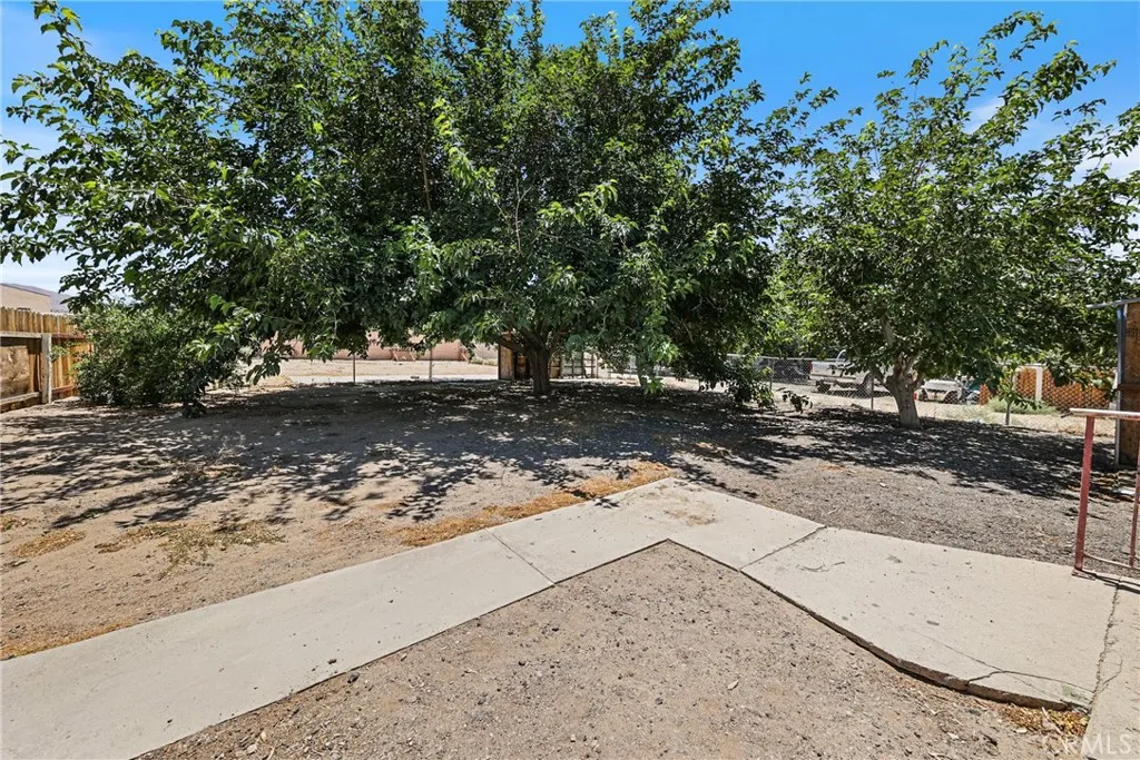 7812 Pearblossom, Littlerock, California 93543 home-pic-18
