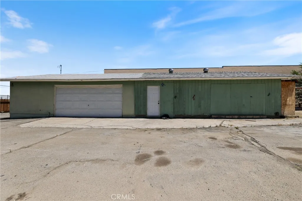 7812 Pearblossom, Littlerock, California 93543 home-pic-24