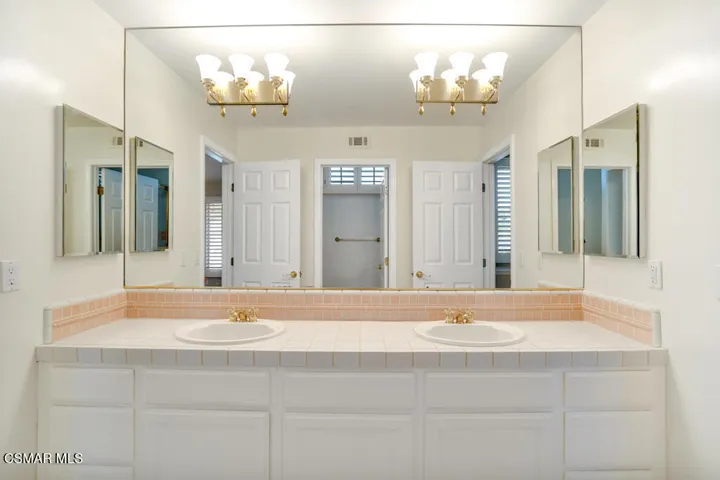 506 Ravensbury St- HsHProd-32