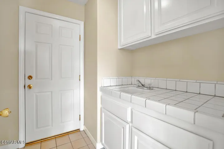 506 Ravensbury St- HsHProd-18