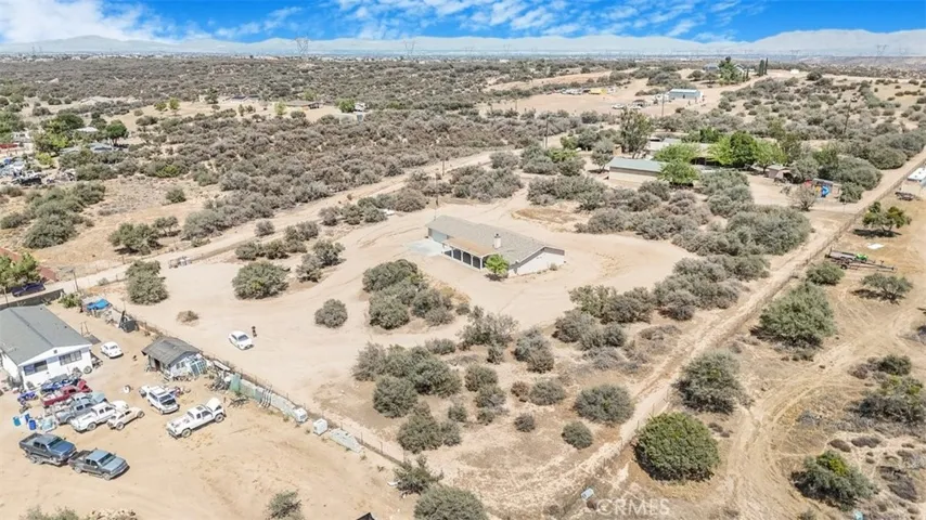 11221 Omelveny Road, Oak Hills, California 92344