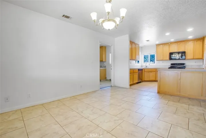 11221 Omelveny Road, Oak Hills, California 92344
