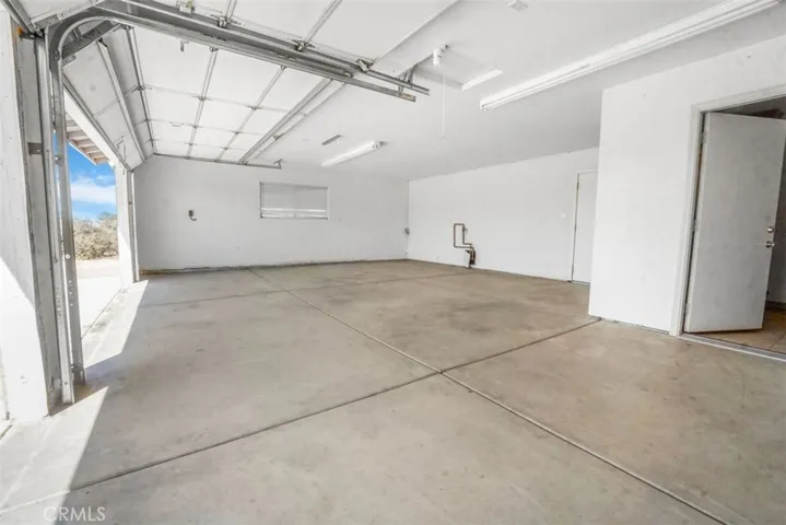 11221 Omelveny Road, Oak Hills, California 92344