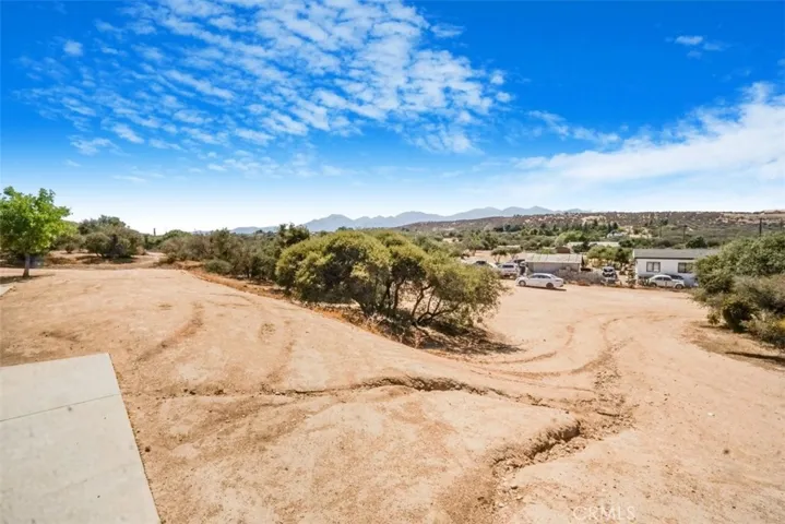 11221 Omelveny Road, Oak Hills, California 92344
