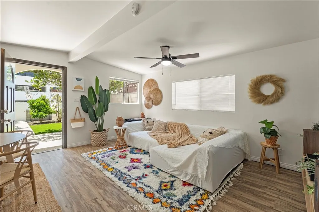 11945 Jefferson Boulevard, Culver City, California 90230, 2 Bedrooms Bedrooms, ,1 BathroomBathrooms,Residential,For Sale,Jefferson,SR25188426
