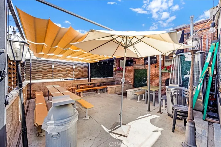 41 N Baldwin Avenue, Sierra Madre, California 91024