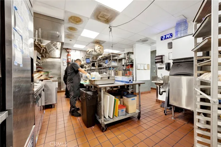 41 N Baldwin Avenue, Sierra Madre, California 91024