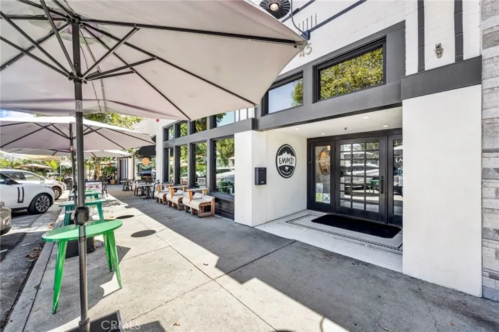 41 N Baldwin Avenue, Sierra Madre, California 91024