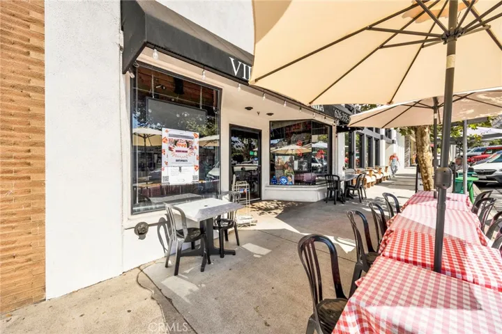 41 N Baldwin Avenue, Sierra Madre, California 91024