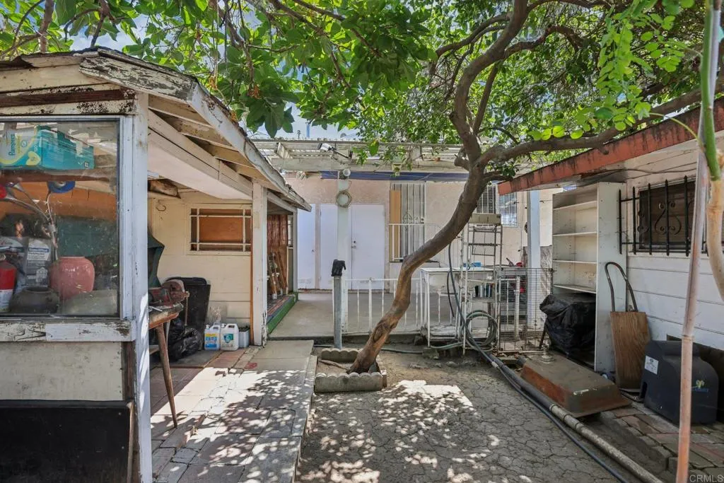 1059 N Wilton Place, Los Angeles, California 90038 home-pic-23