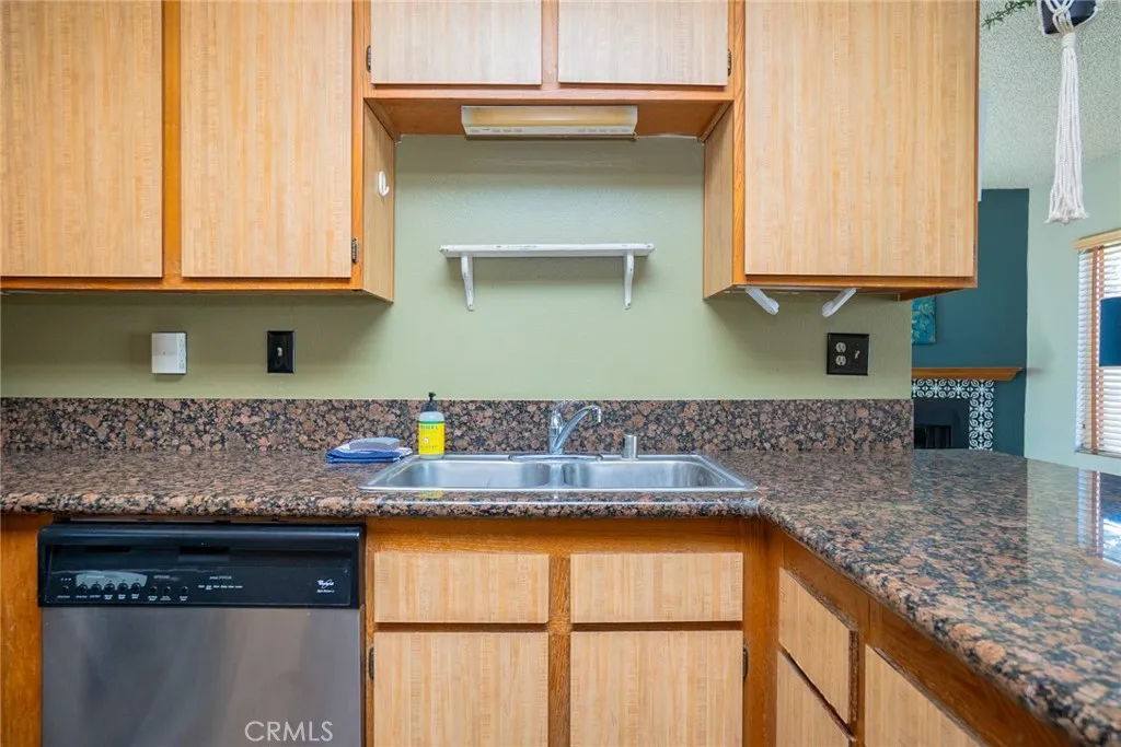 1214 S Cypress Avenue G, Ontario, California 91762 home-pic-11