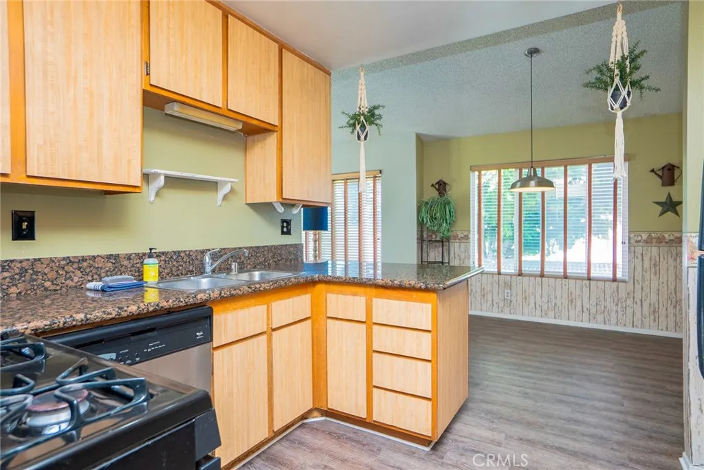 1214 S Cypress Avenue G, Ontario, California 91762 home-pic-10