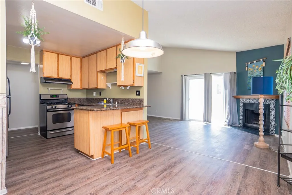 1214 S Cypress Avenue G, Ontario, California 91762 home-pic-14