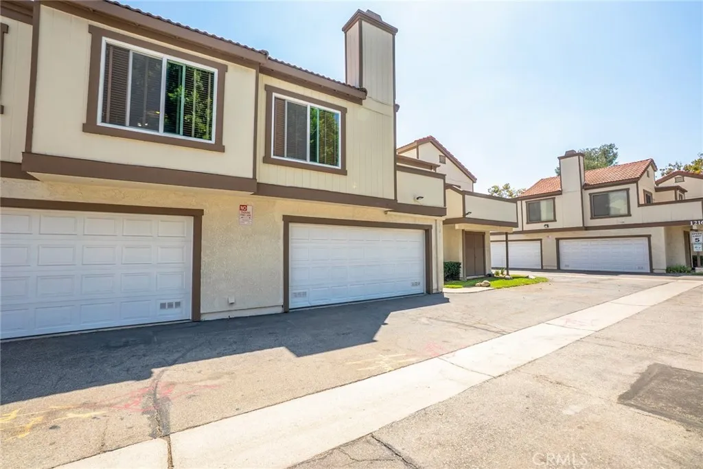 1214 S Cypress Avenue G, Ontario, California 91762 home-pic-2