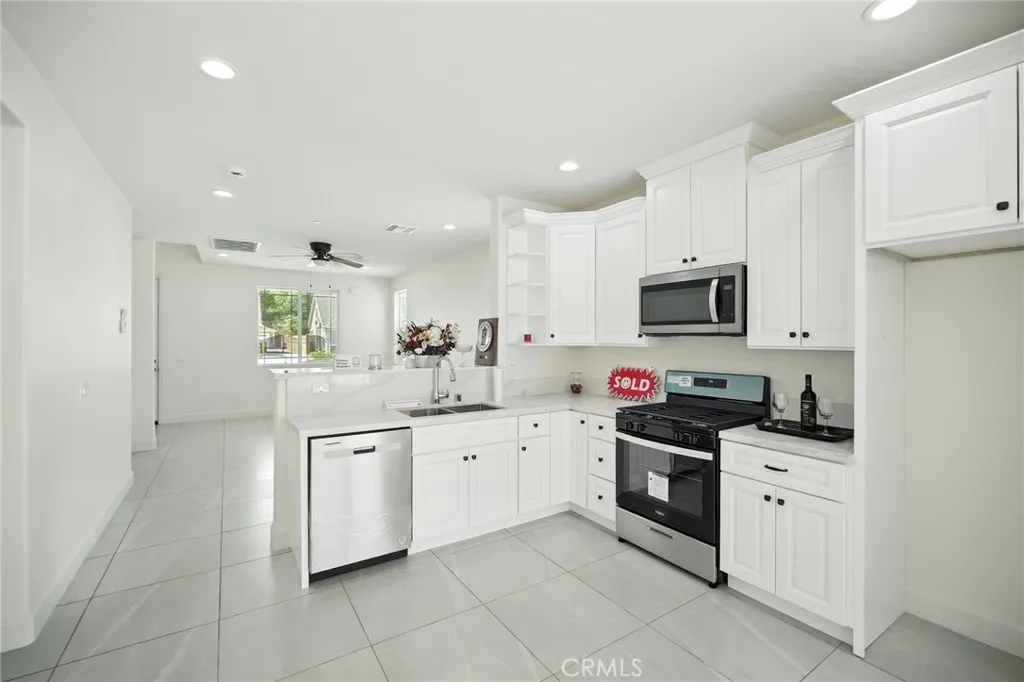 5151 Peony Court, Riverside, California 92506 home-pic-8