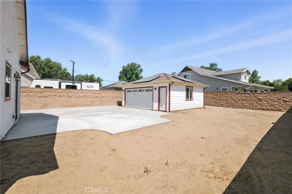 5151 Peony Court, Riverside, California 92506 home-pic-22