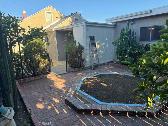 10338 Scoville Avenue, Sunland, California 91040