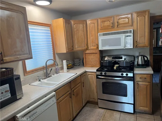 10338 Scoville Avenue, Sunland, California 91040