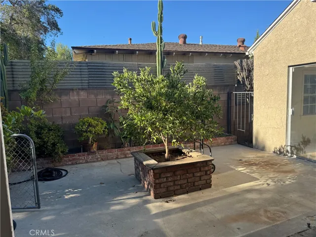 10338 Scoville Avenue, Sunland, California 91040