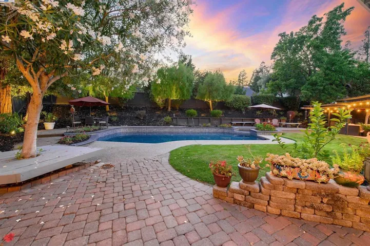 3338 Marsh Hawk Court, Pleasanton, California 94588