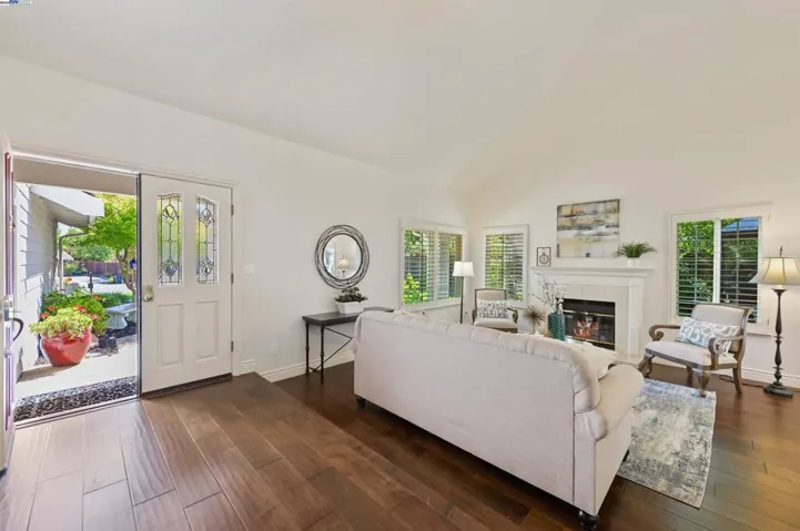 3338 Marsh Hawk Court, Pleasanton, California 94588