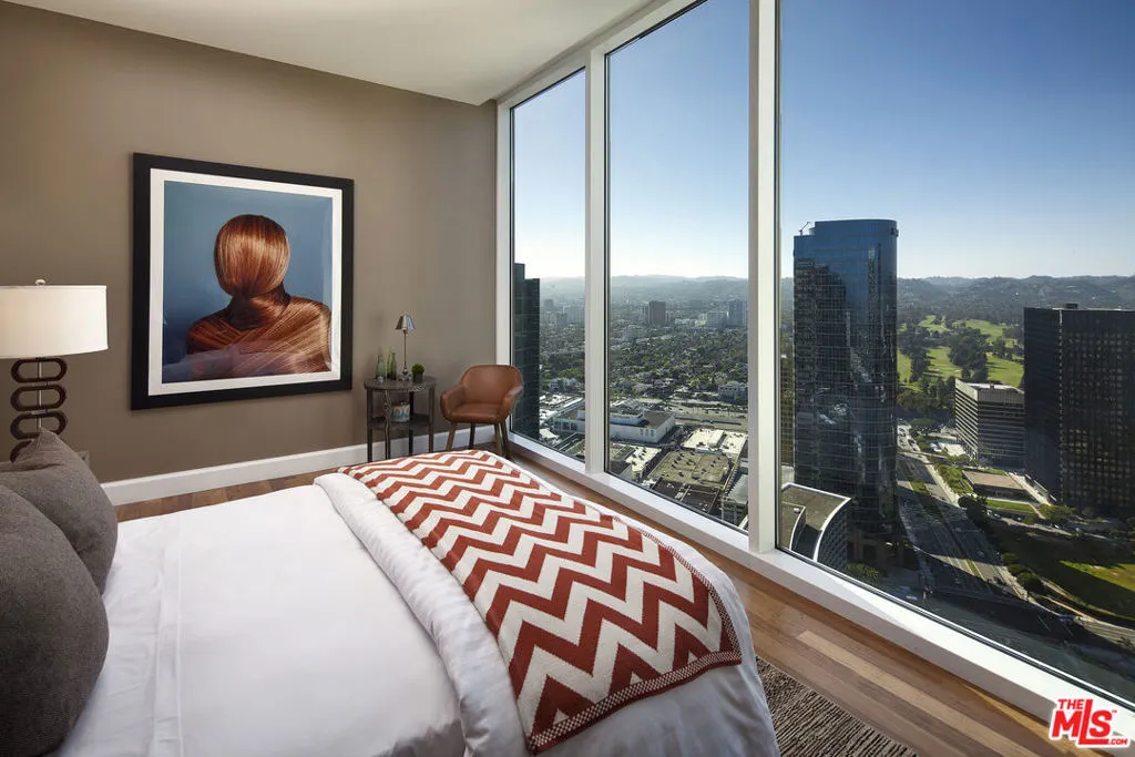 1 W Century Drive 37a, Los Angeles, California 90067 home-pic-8