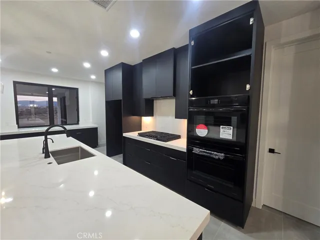 12025 Prairie Trail, Oak Hills, California 92344