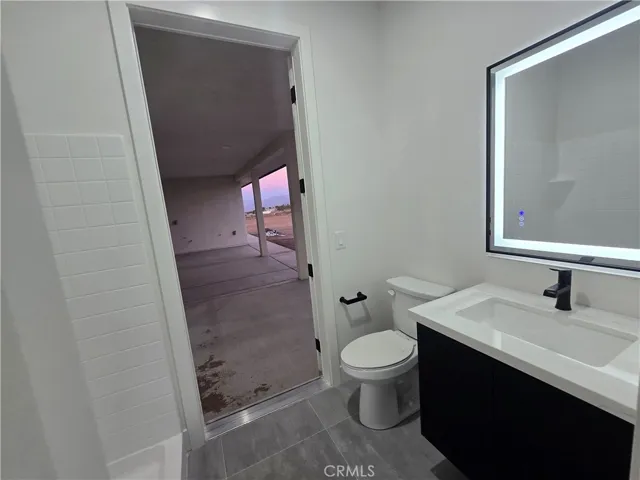 12025 Prairie Trail, Oak Hills, California 92344