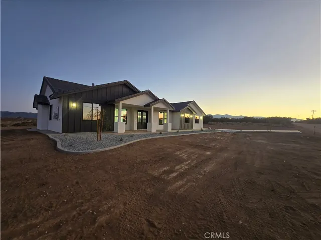 12025 Prairie Trail, Oak Hills, California 92344