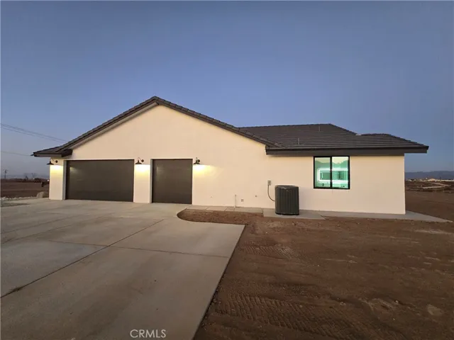 12025 Prairie Trail, Oak Hills, California 92344