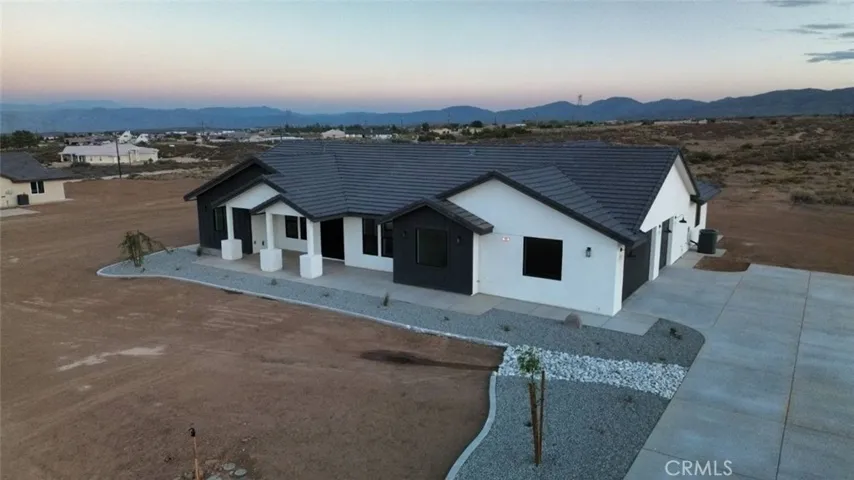 12025 Prairie Trail, Oak Hills, California 92344