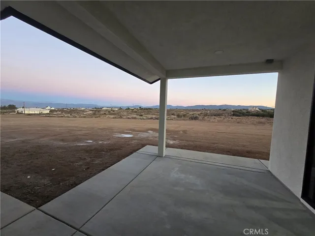 12025 Prairie Trail, Oak Hills, California 92344