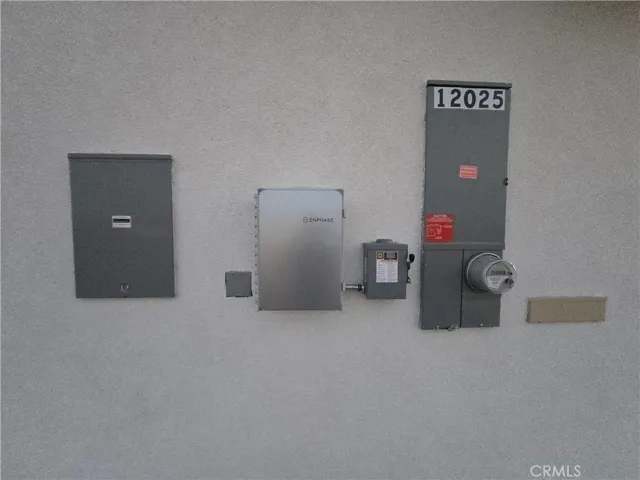 12025 Prairie Trail, Oak Hills, California 92344