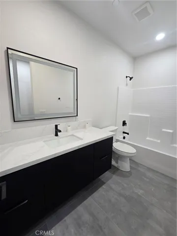 12025 Prairie Trail, Oak Hills, California 92344