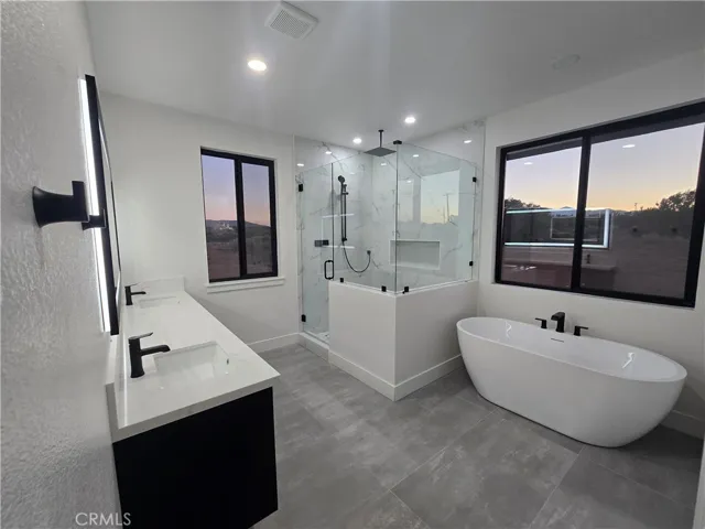 12025 Prairie Trail, Oak Hills, California 92344