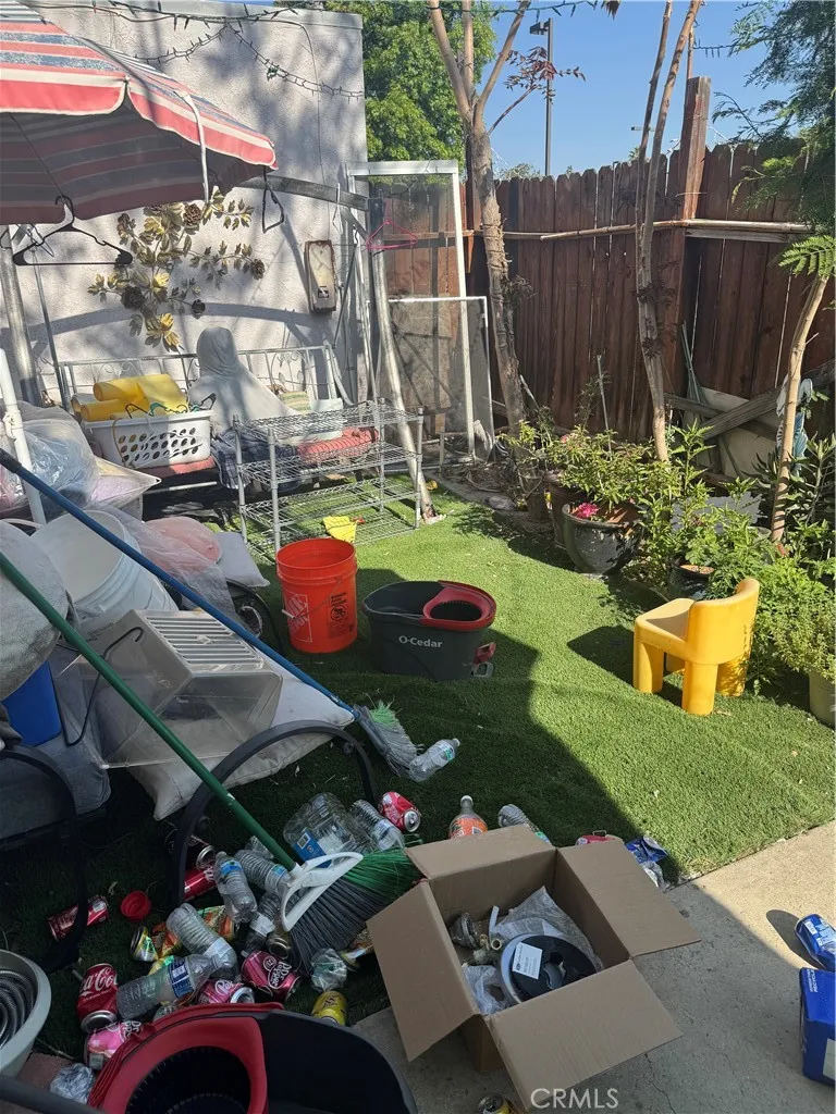 651 W Devonshire Avenue, Hemet, California 92543 home-pic-34